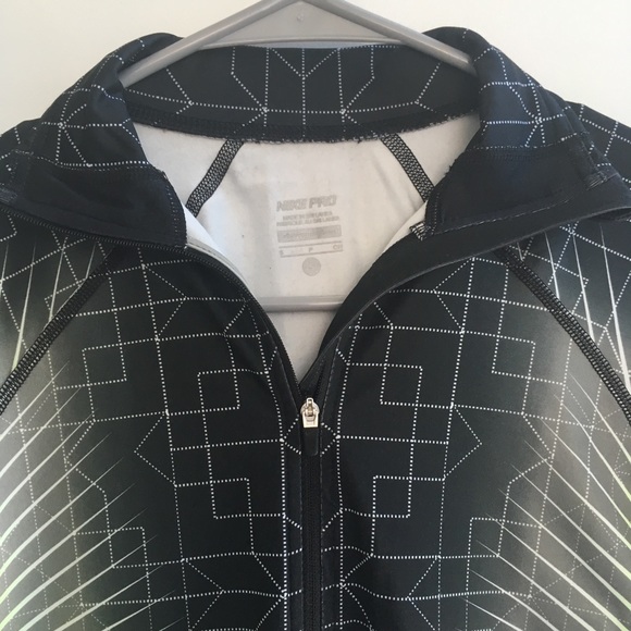 Nike Women’s Long-sleeved Half Zip Running Top - Picture 4 of 5